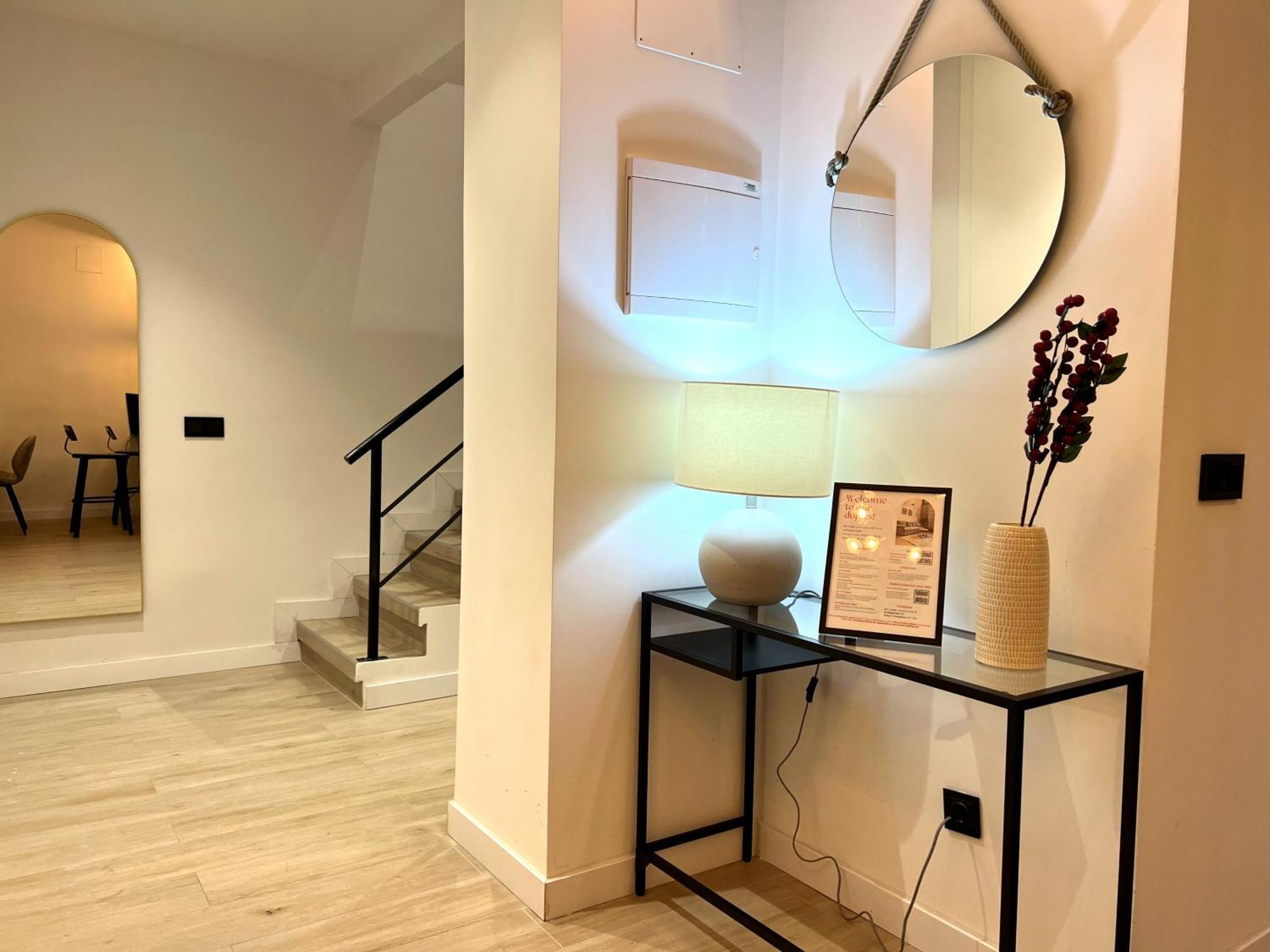 Duplex Moderno Y Acogedor Junto A Atocha Apartment Madrid Ngoại thất bức ảnh